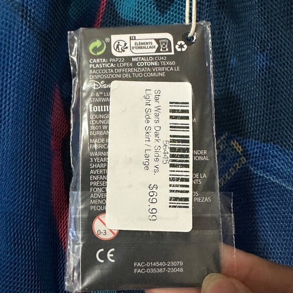 Stitch Shoppe Loungefly Star Wars Mesh Skirt Large Dark vs Light Side Pin NWT - Picture 7 of 10